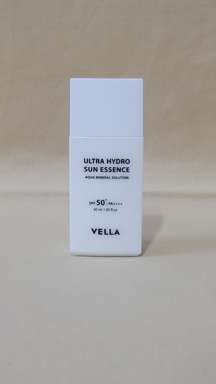 가볍고 산뜻한데 기능성까지 담긴 선크림을 찾는다면? 벨라 울트라 하이드로 선 에센스를 추천합니다!